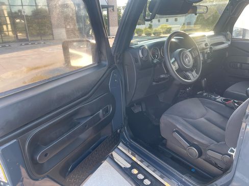 Used 2016 Jeep Wrangler Sport image 6