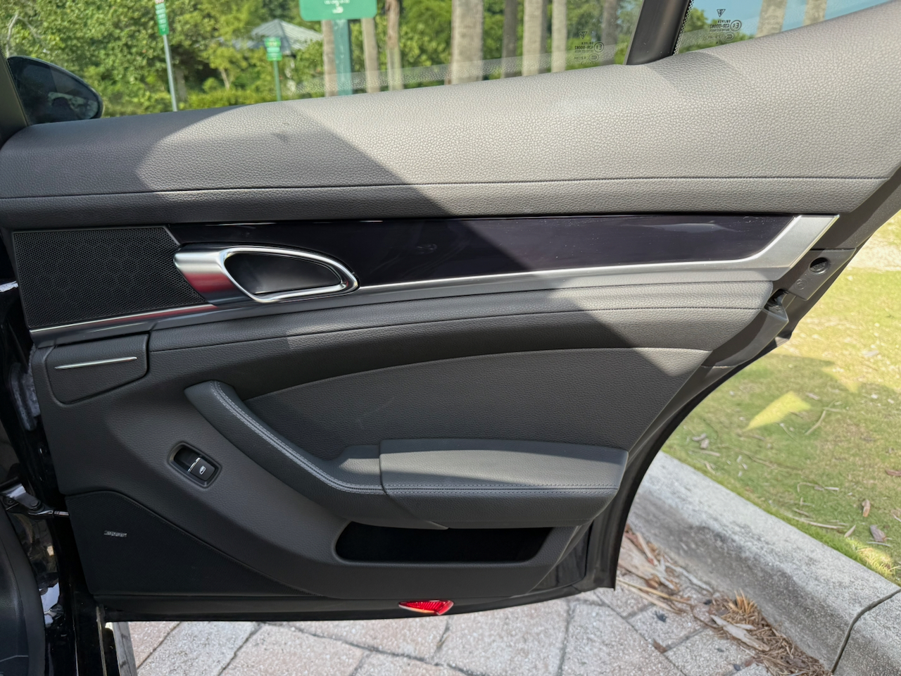 Used 2015 Porsche Panamera S RWD image 20