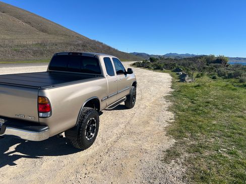 Used 2001 Toyota Tundra SR5 image 2