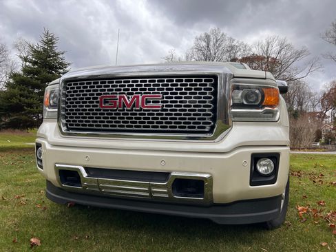 Used 2015 GMC Sierra 1500 Denali w/ Driver Alert Package image 8