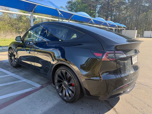 Used 2022 Tesla Model Y Performance image 1