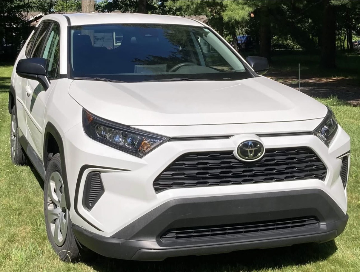 Used 2022 Toyota RAV4 LE AWD/4WD image 1