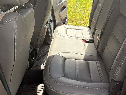 Used 2022 GMC Canyon Denali image 13