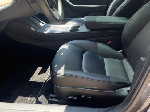 Used 2023 Tesla Model 3 Standard Range RWD image 8