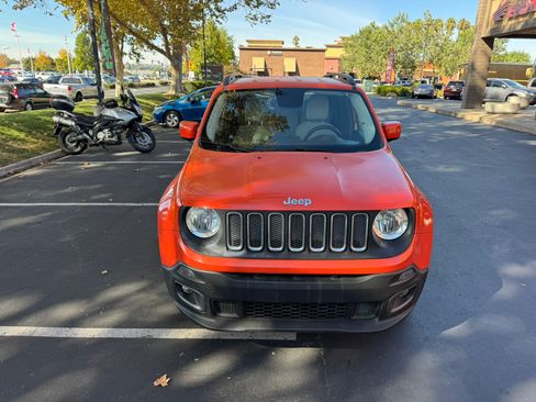 Used 2015 Jeep Renegade Latitude image 2