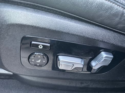 Used 2021 BMW X7 xDrive40i w/ M Sport Package image 17