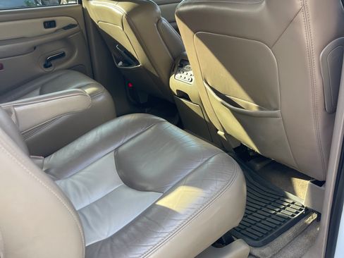 Used 2004 GMC Yukon XL Denali image 16