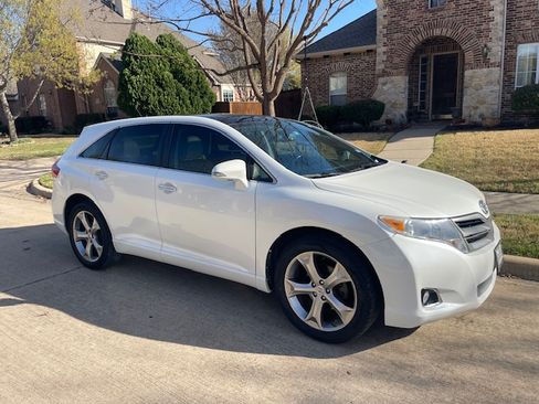 Used 2013 Toyota Venza XLE w/ XLE Premium Pkg image 4