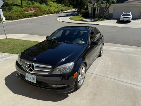 Used 2011 Mercedes-Benz C 300 C 300 4MATIC Luxury Sedan 4D image 6