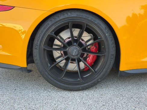 Used 2015 Porsche 911 GT3 RWD image 19