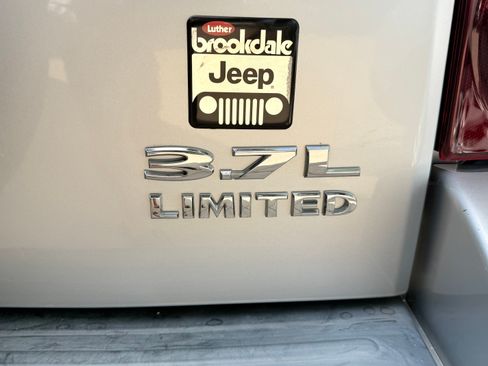 Used 2005 Jeep Liberty Limited AWD/4WD image 31