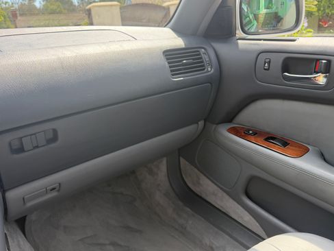 Used 1997 Lexus LS 400 RWD image 28
