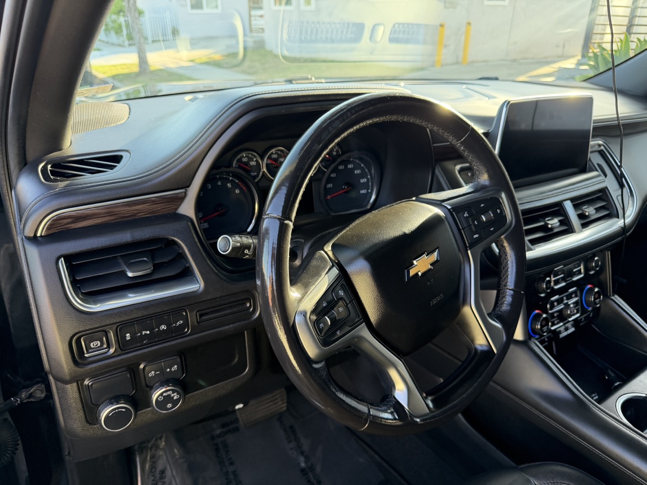 Used 2021 Chevrolet Suburban LT RWD image 10