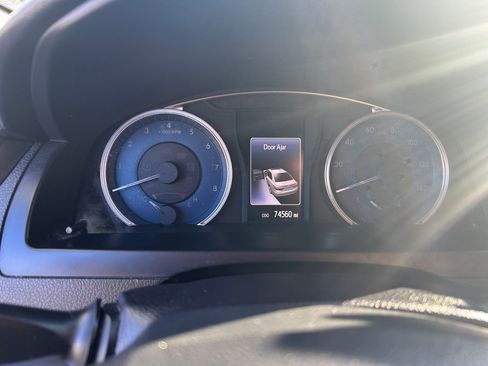 Used 2016 Toyota Camry XLE image 10