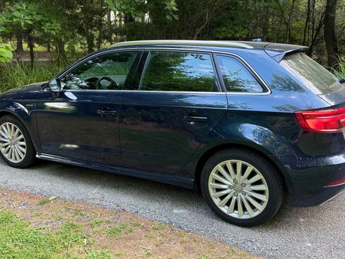 Used 2017 Audi A3 e-tron Premium Plus w/ Technology Package FWD image 4
