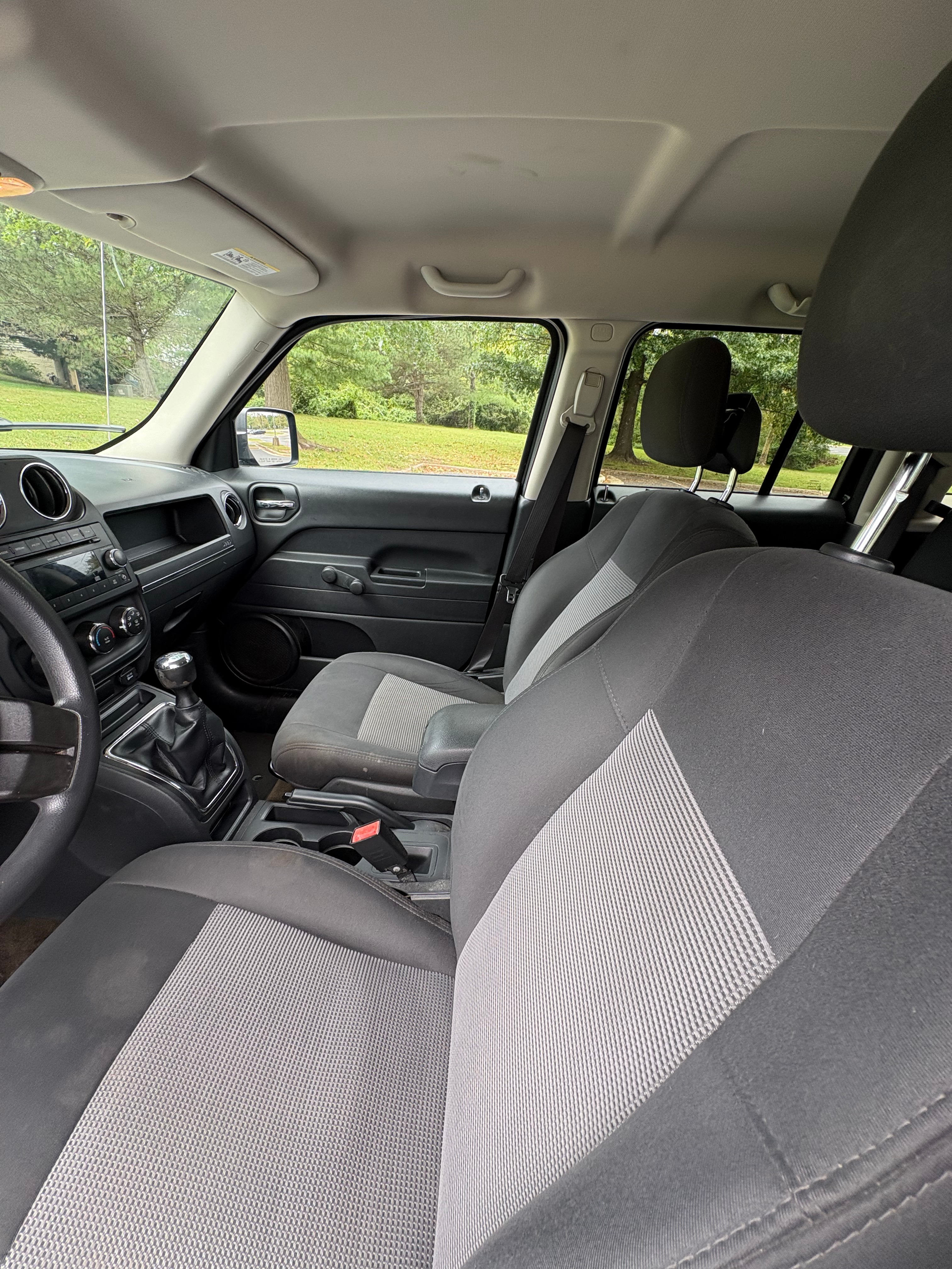 Used 2015 Jeep Patriot Sport FWD image 12