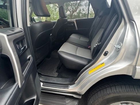 Used 2018 Toyota 4Runner SR5 Premium image 10