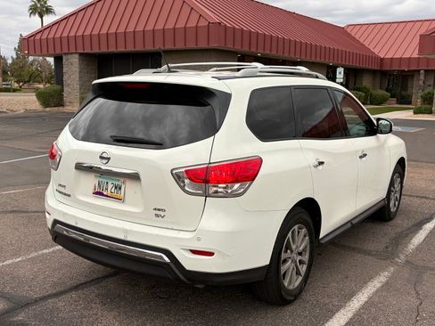 Used 2016 Nissan Pathfinder SV image 6