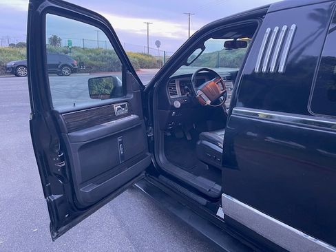 Used 2008 Lincoln Navigator L 2WD image 19