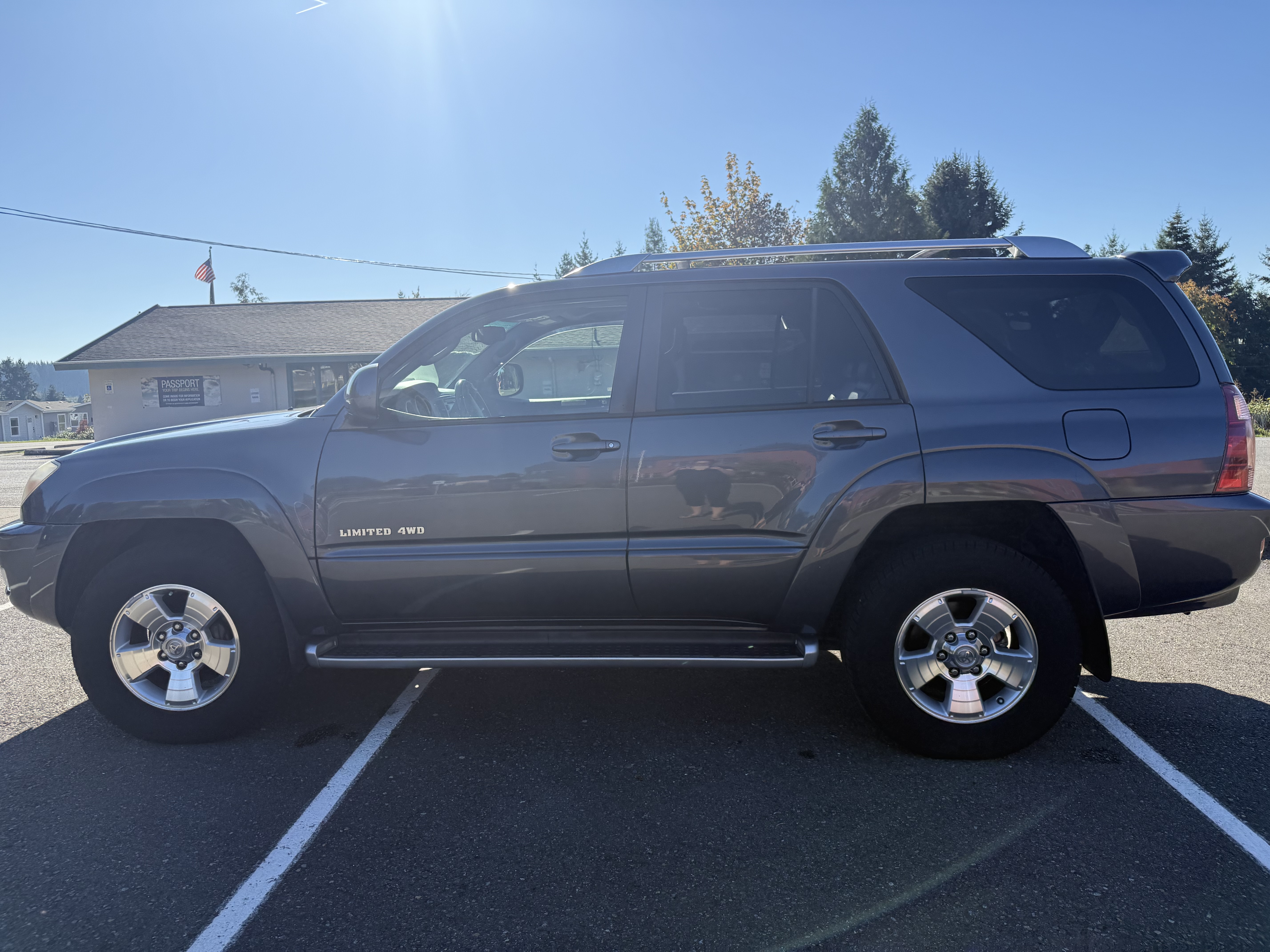 Used 2003 Toyota 4Runner Limited w/ Preferred Accessory Pkg AWD/4WD image 4