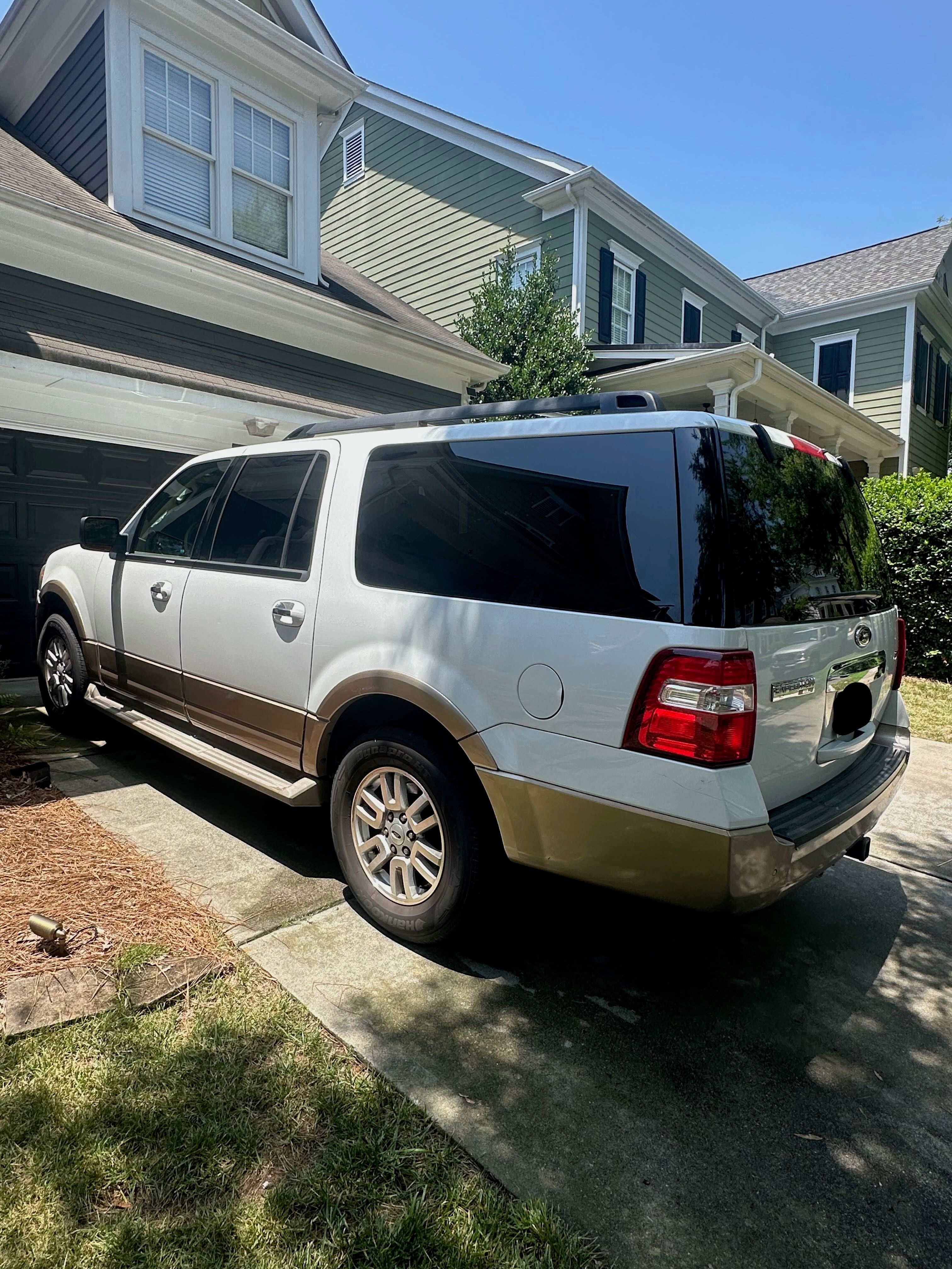 Used 2011 Ford Expedition EL XLT w/ 201A Rapid Spec Order Code RWD image 4