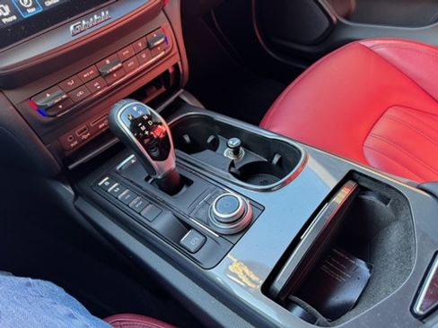 Used 2018 Maserati Ghibli S image 5