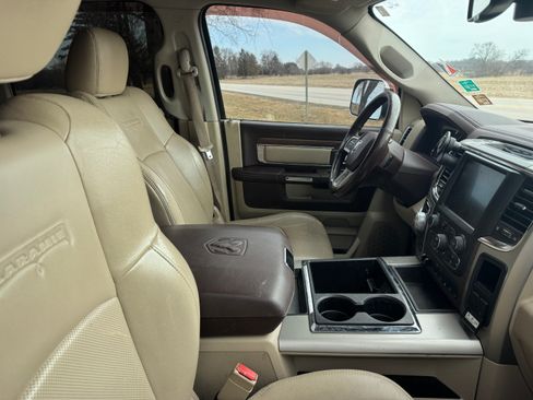 Used 2014 RAM 1500 Laramie w/ Convenience Group image 4
