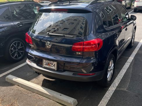 Used 2016 Volkswagen Tiguan S image 2