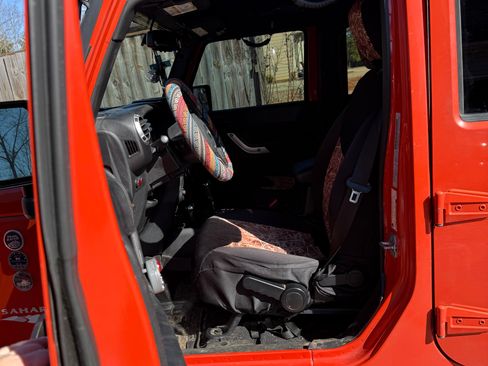 Used 2015 Jeep Wrangler Unlimited Sahara w/ Max Tow Package image 2