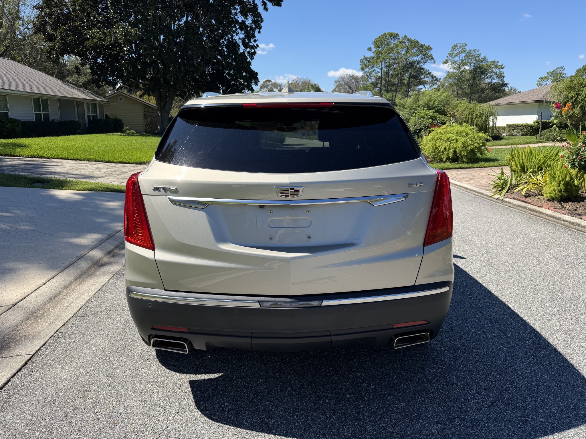 Used 2017 Cadillac XT5 Premium Luxury w/ Driver Assist Package FWD image 6
