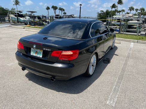 Used 2011 BMW 335i Convertible image 15