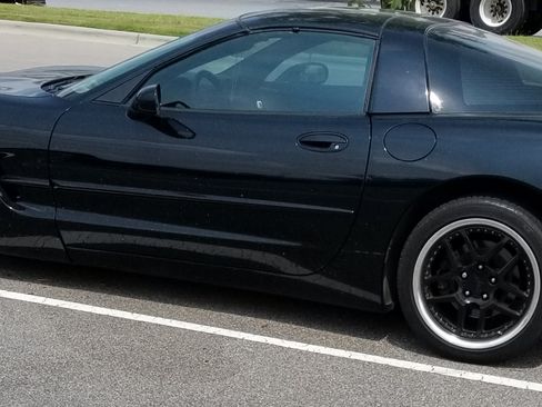Used 2000 Chevrolet Corvette Coupe w/ Roof Pkg image 21