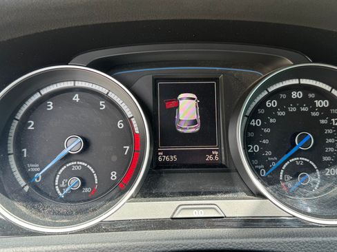 Used 2016 Volkswagen Golf 4-Door AWD/4WD image 16