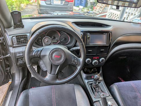 Used 2011 Subaru Impreza WRX STI image 9