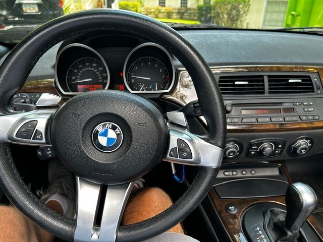 Used 2008 BMW Z4 3.0si RWD image 9
