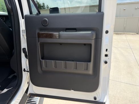 Used 2016 Ford F250 Platinum w/ FX4 Off-Road Package AWD/4WD image 16