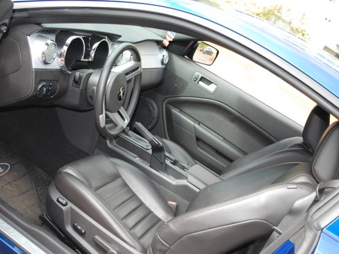 Used 2009 Ford Mustang GT Premium RWD image 14