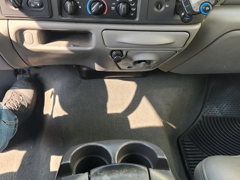 Used 2004 Ford F250 Lariat image 20