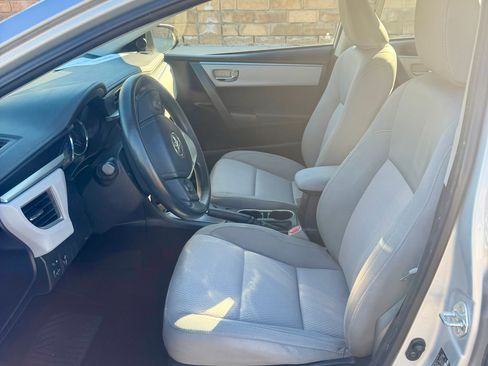 Used 2015 Toyota Corolla LE image 10