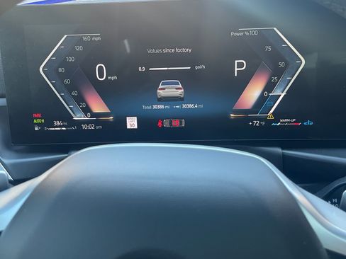 Used 2025 BMW 330i Sedan image 4