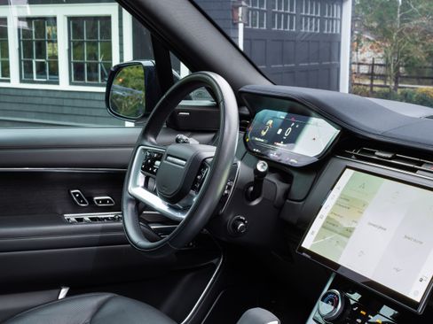 Used 2023 Land Rover Range Rover SE image 23