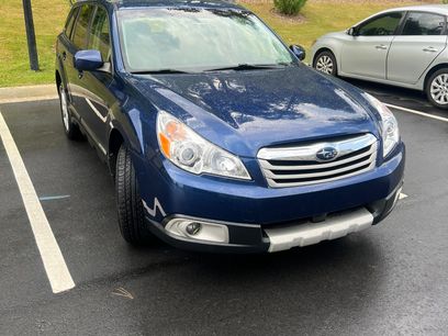 Used 2010 Subaru Outback 2.5i Limited w/ Popular Equipment Group 1A