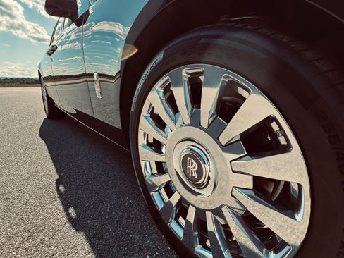 Used 2022 Rolls-Royce Phantom Sedan w/ The Phantom Package image 12