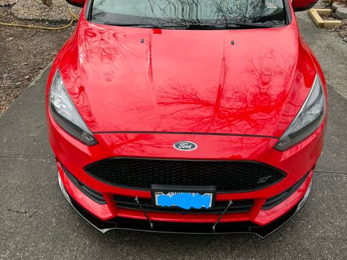 Used 2017 Ford Focus ST image 5