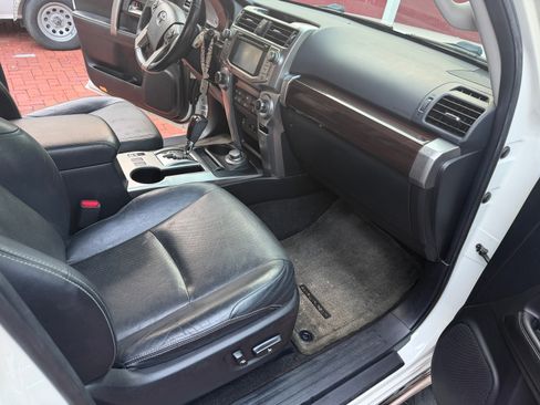 Used 2014 Toyota 4Runner Limited AWD/4WD image 8