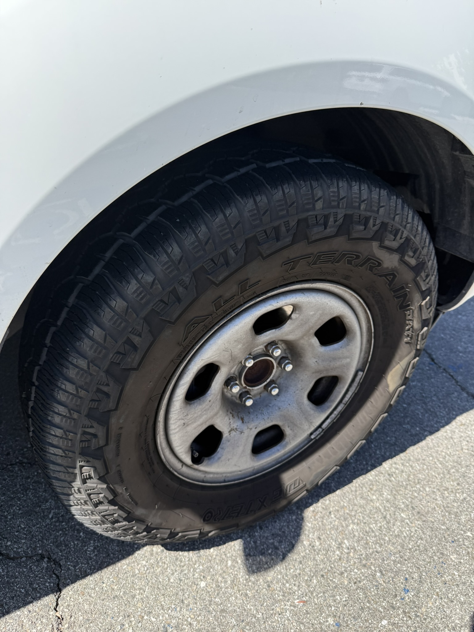 Used 2017 Nissan Frontier SL w/ Moonroof Package RWD image 13