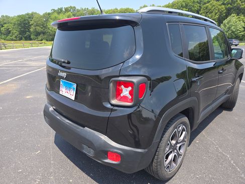 Used 2016 Jeep Renegade Limited image 5