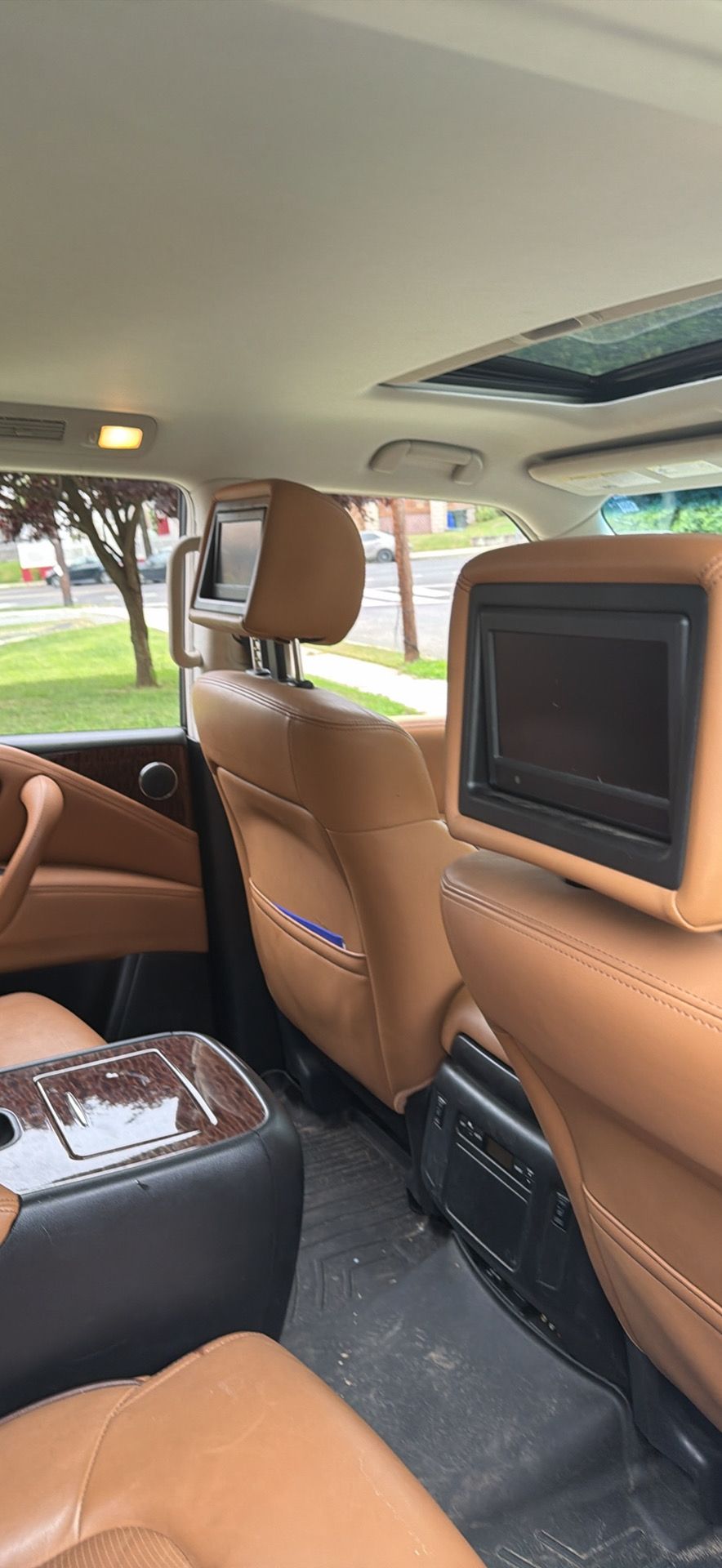 Used 2017 Nissan Armada Platinum w/ Captain Seat Package AWD/4WD image 4