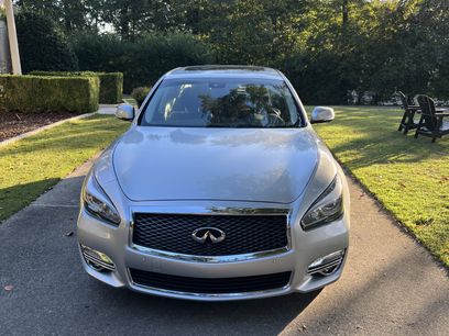 Used 2017 INFINITI Q70 L 3.7