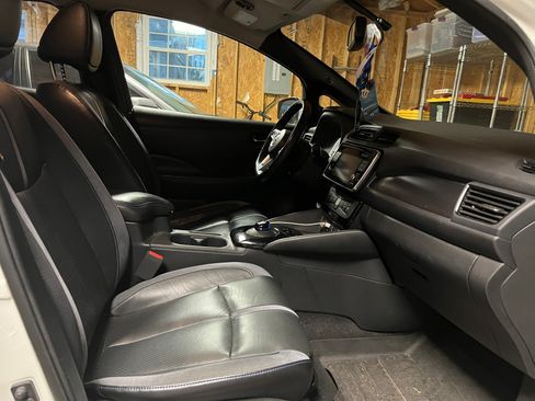 Used 2018 Nissan Leaf SL image 10